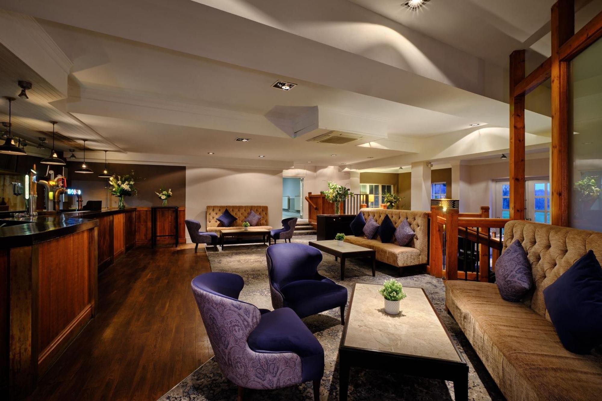 Delta Hotels By Marriott St Pierre Country Club Чепстоу Екстериор снимка