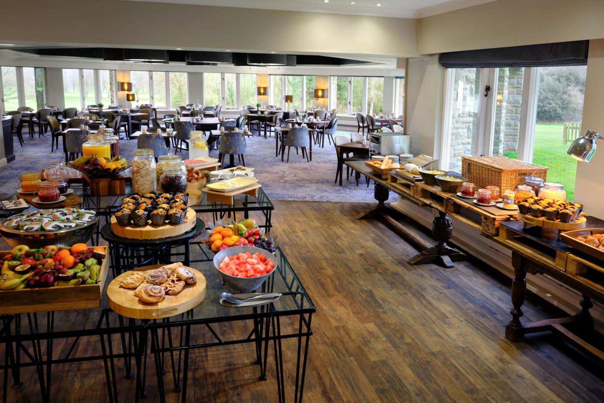 Delta Hotels By Marriott St Pierre Country Club Чепстоу Екстериор снимка