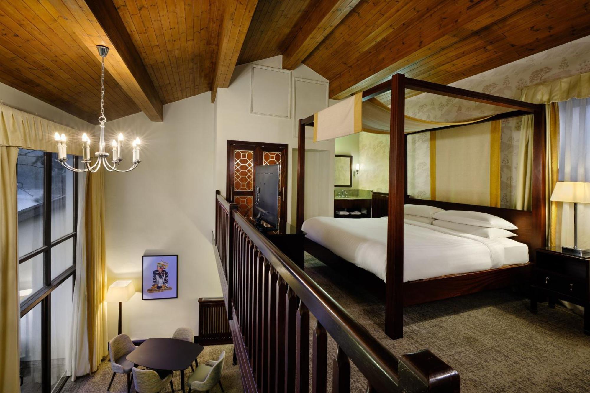 Delta Hotels By Marriott St Pierre Country Club Чепстоу Екстериор снимка