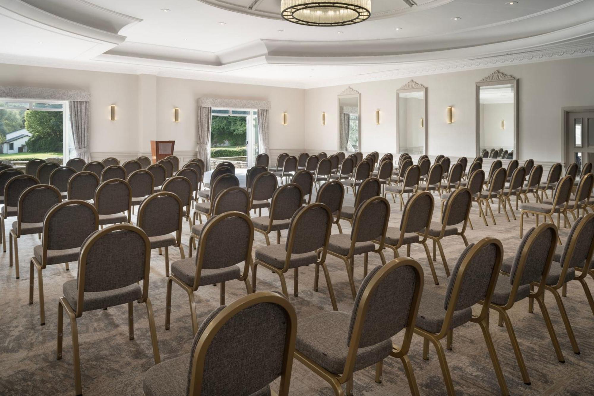 Delta Hotels By Marriott St Pierre Country Club Чепстоу Екстериор снимка