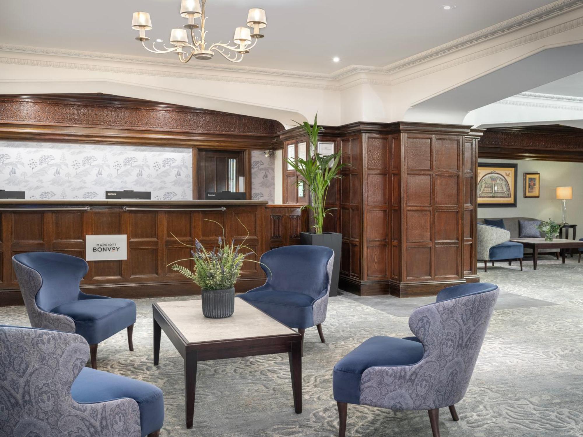Delta Hotels By Marriott St Pierre Country Club Чепстоу Екстериор снимка