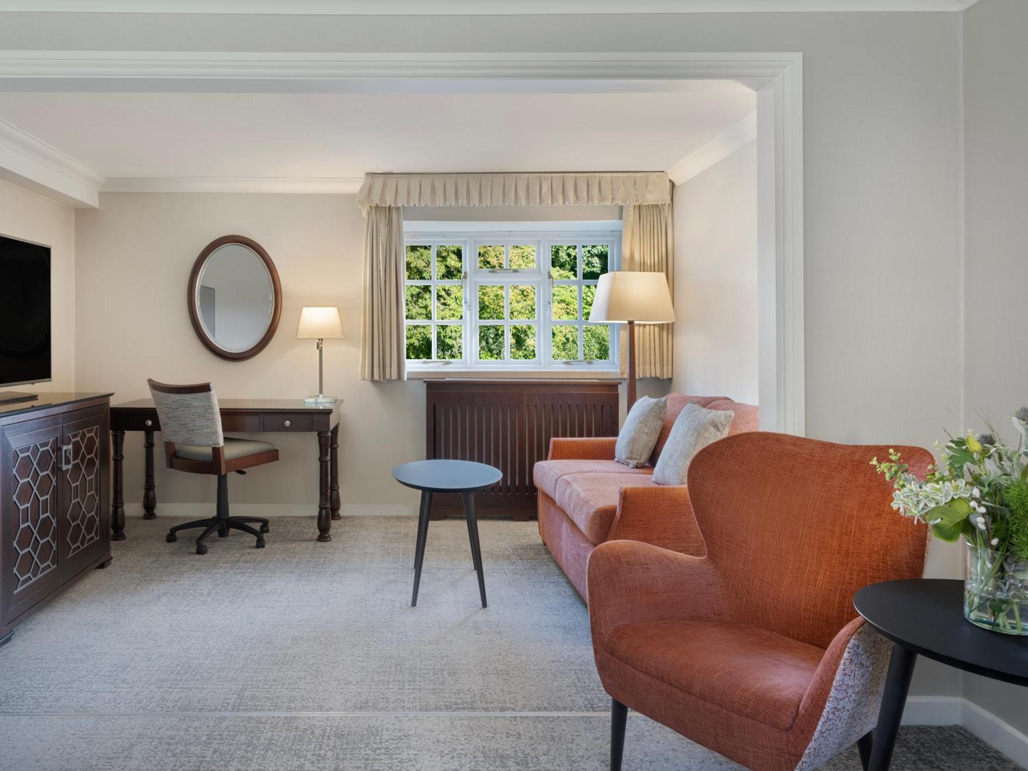 Delta Hotels By Marriott St Pierre Country Club Чепстоу Екстериор снимка