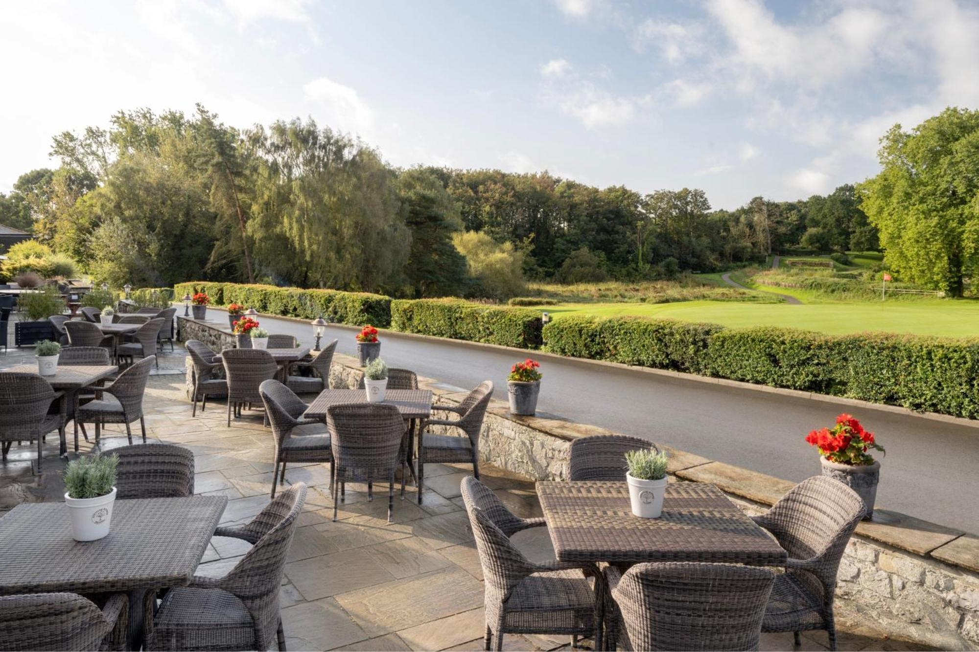 Delta Hotels By Marriott St Pierre Country Club Чепстоу Екстериор снимка