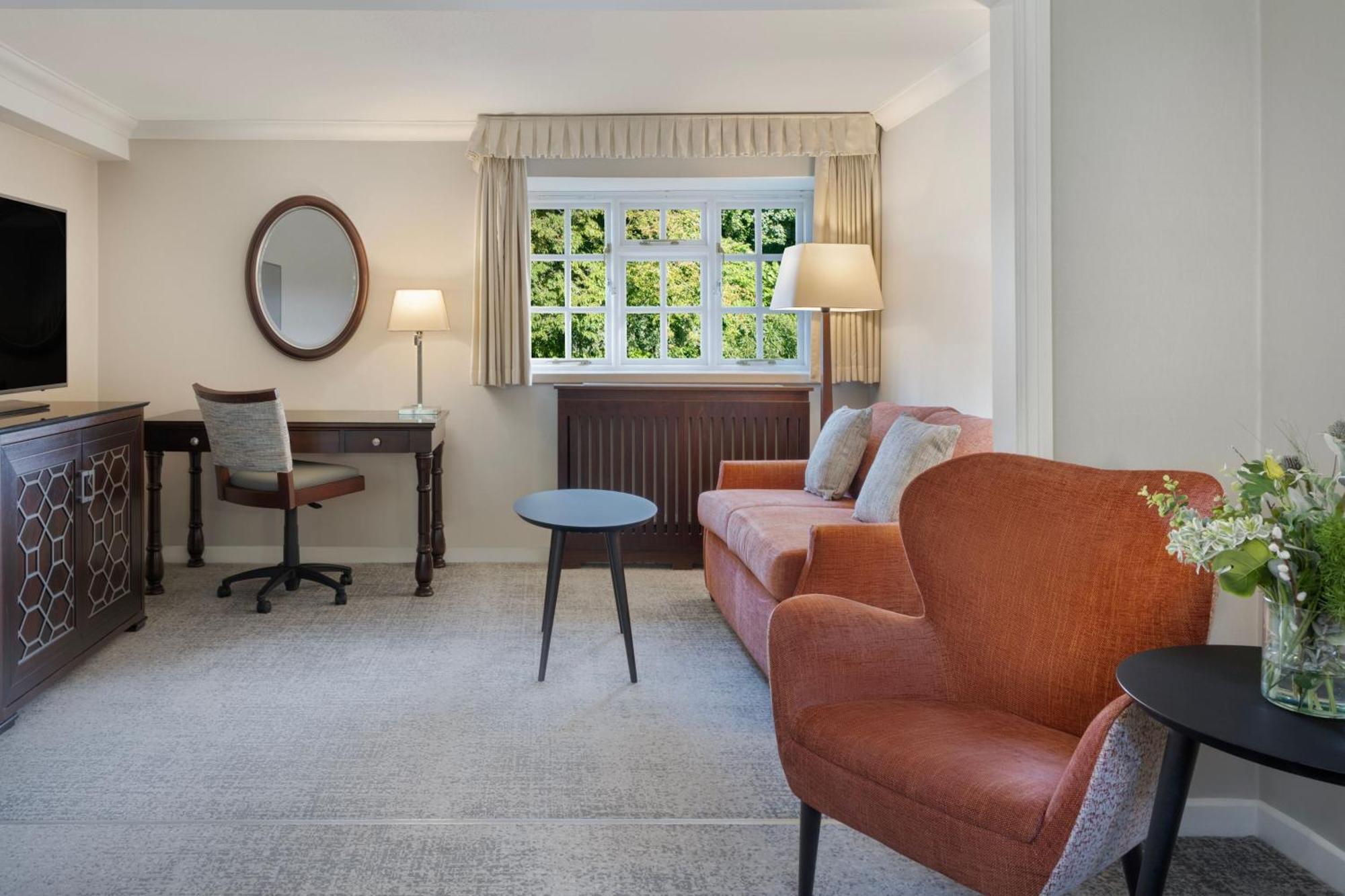 Delta Hotels By Marriott St Pierre Country Club Чепстоу Екстериор снимка