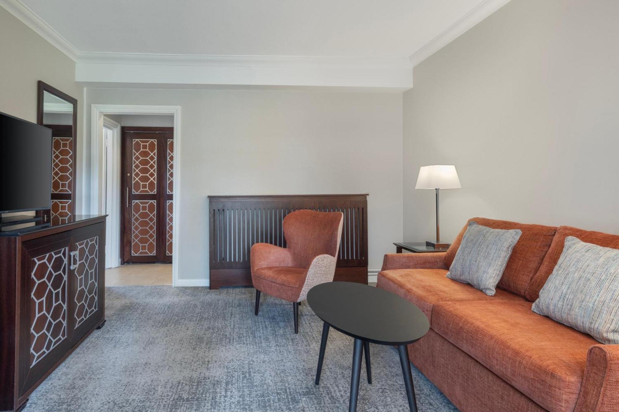 Delta Hotels By Marriott St Pierre Country Club Чепстоу Екстериор снимка