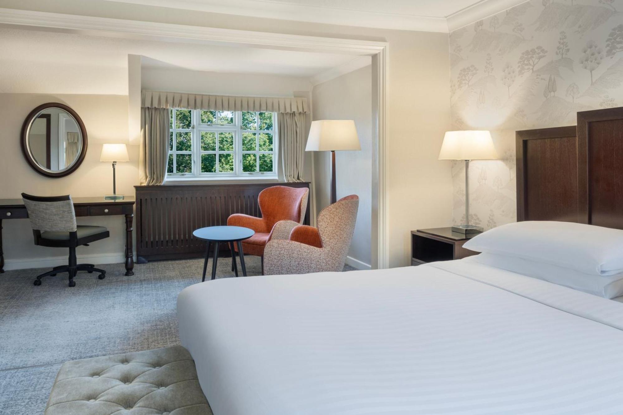 Delta Hotels By Marriott St Pierre Country Club Чепстоу Екстериор снимка