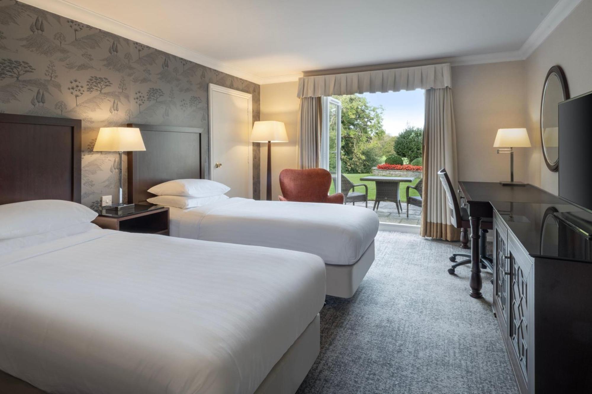Delta Hotels By Marriott St Pierre Country Club Чепстоу Екстериор снимка