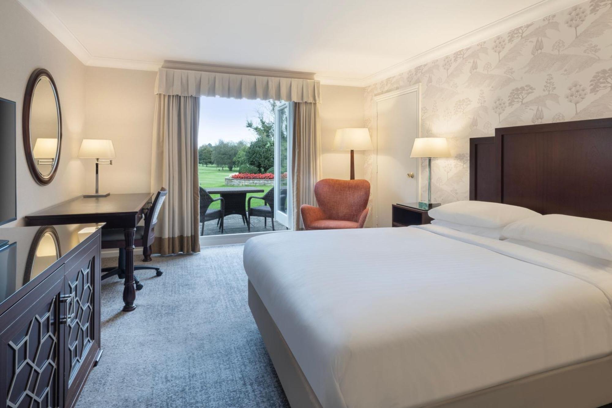 Delta Hotels By Marriott St Pierre Country Club Чепстоу Екстериор снимка